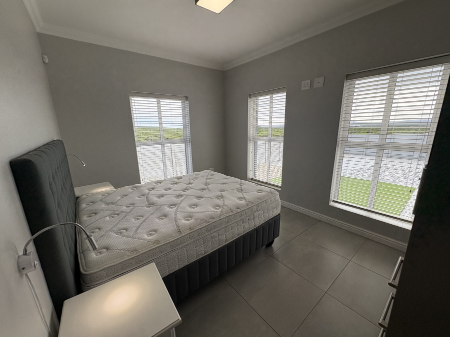 To Let 4 Bedroom Property for Rent in Yzerfontein Western Cape